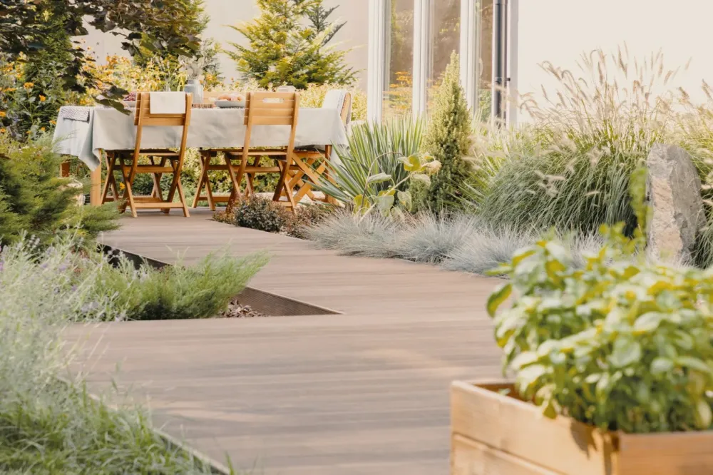 Installation d'abri de jardin à La Roche-Neuville
